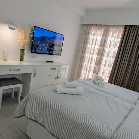 Апартаменты Modern Near Beach&pool Coastal Sunset Tenerife Адехе
