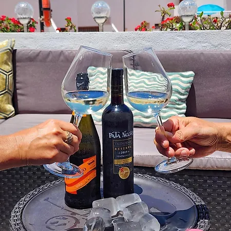 Апартаменты Modern Near Beach&pool Coastal Sunset Tenerife